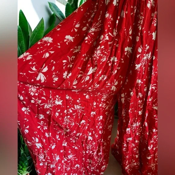 Free People Color My World wide-leg jumpsuit in red with a white floral print - Picture 2 of 6